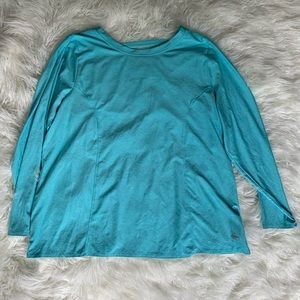 Long sleeve athletic shirt